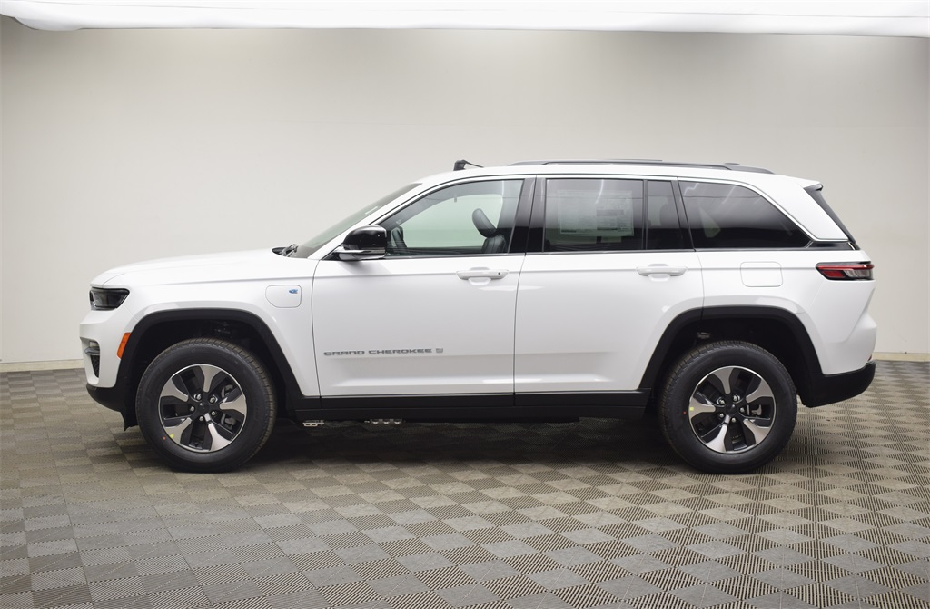 new 2025 Jeep Grand Cherokee car, priced at $55,775