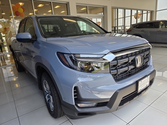 new 2025 Honda Ridgeline car, priced at $44,885