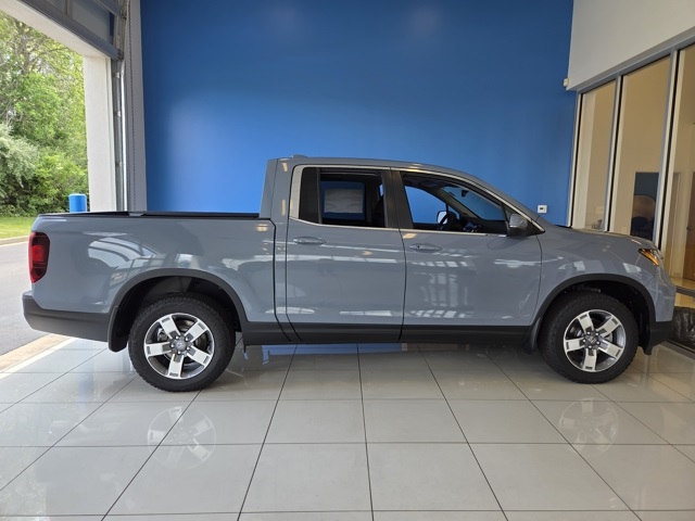 new 2025 Honda Ridgeline car, priced at $44,885