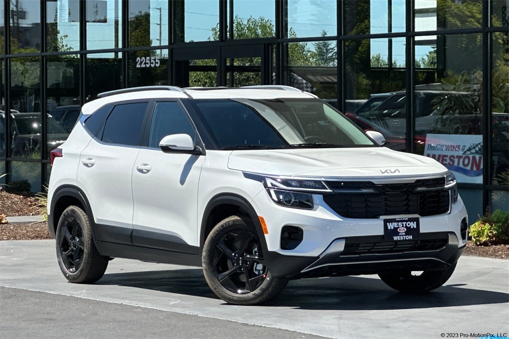 new 2026 Kia Seltos car, priced at $30,556