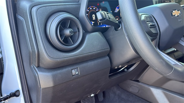 new 2025 Chevrolet Colorado car, priced at $33,495
