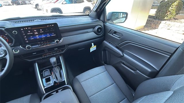 new 2025 Chevrolet Colorado car, priced at $33,495