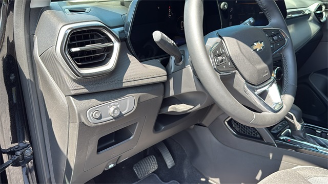 new 2025 Chevrolet TrailBlazer car, priced at $28,970