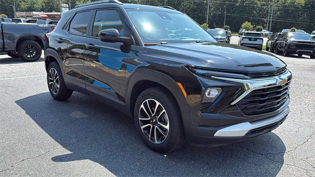new 2025 Chevrolet TrailBlazer car, priced at $28,970