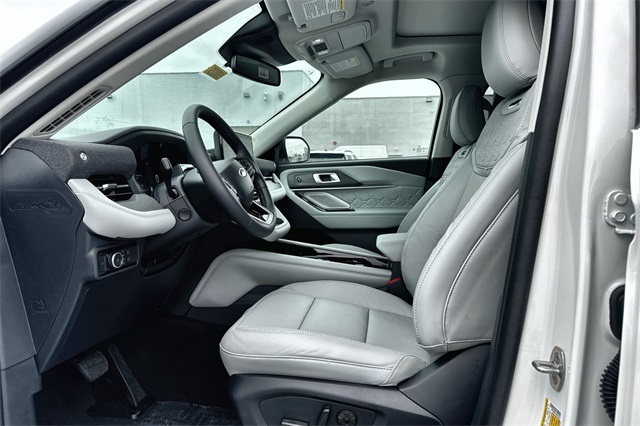 new 2025 Ford Explorer car, priced at $60,640
