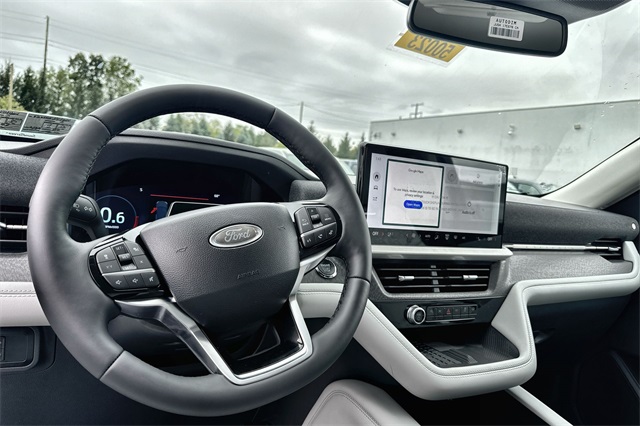 new 2025 Ford Explorer car, priced at $60,640