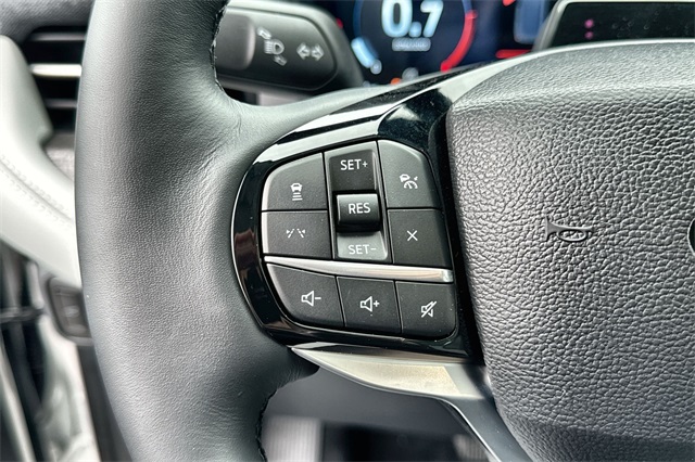 new 2025 Ford Explorer car, priced at $60,640