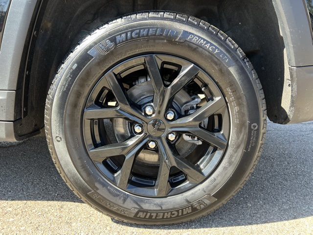 used 2024 Jeep Grand Cherokee car, priced at $35,000