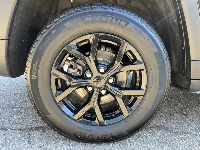 used 2024 Jeep Grand Cherokee car, priced at $35,000