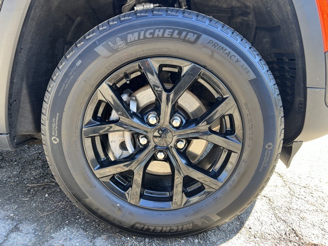used 2024 Jeep Grand Cherokee car, priced at $35,000