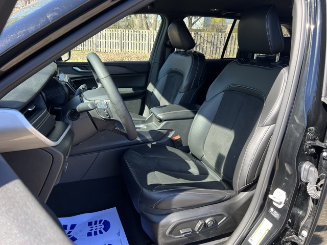 used 2024 Jeep Grand Cherokee car, priced at $35,000