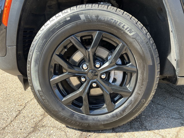 used 2024 Jeep Grand Cherokee car, priced at $35,000