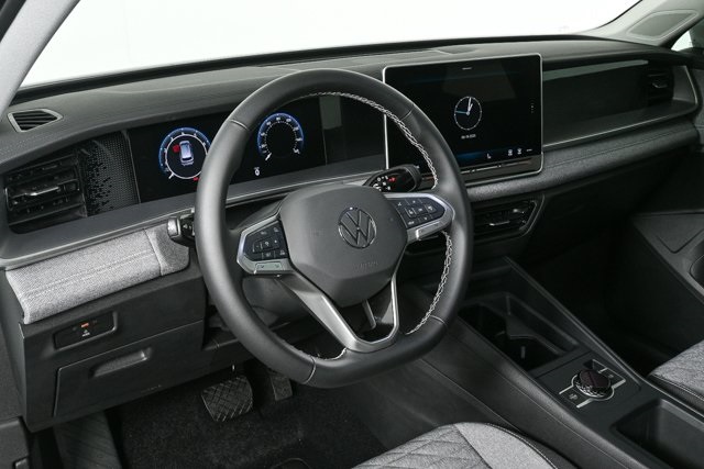 new 2025 Volkswagen Tiguan car, priced at $32,501