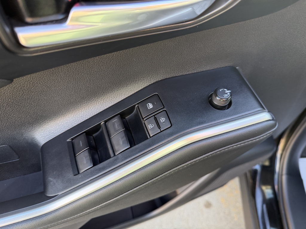 used 2024 Toyota Highlander car, priced at $41,903