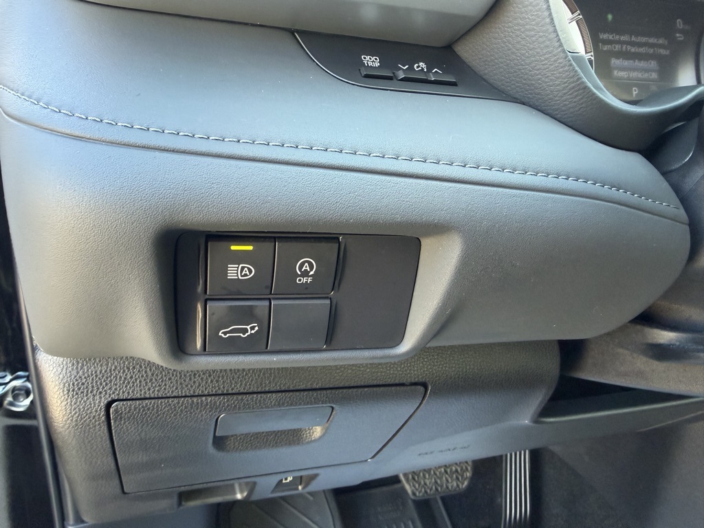 used 2024 Toyota Highlander car, priced at $41,903