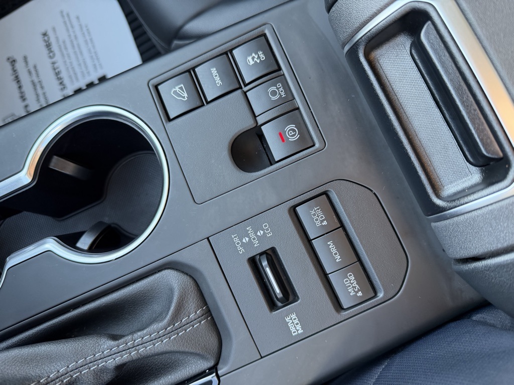 used 2024 Toyota Highlander car, priced at $41,903