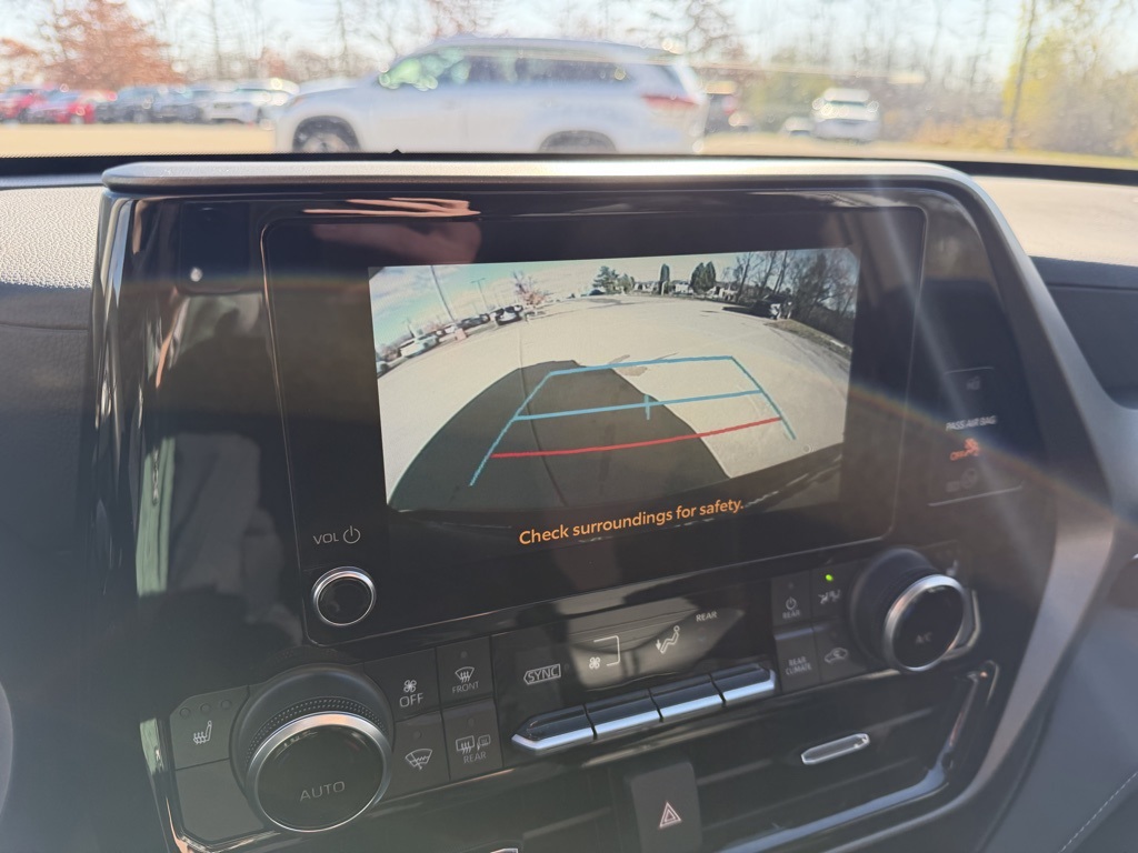 used 2024 Toyota Highlander car, priced at $41,903