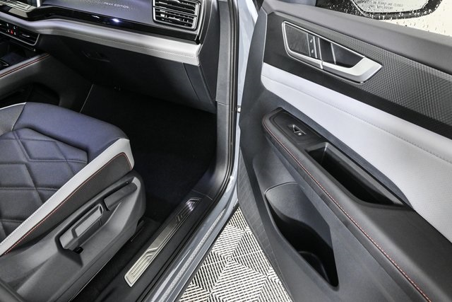 new 2025 Volkswagen Atlas car, priced at $49,912