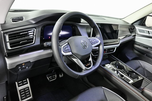 new 2025 Volkswagen Atlas car, priced at $49,912