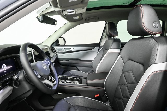 new 2025 Volkswagen Atlas car, priced at $49,912