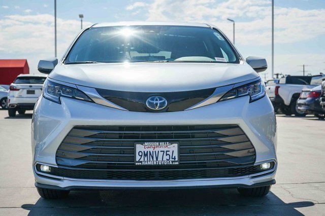 used 2024 Toyota Sienna car, priced at $51,492
