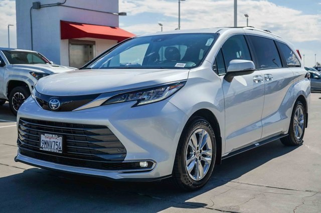 used 2024 Toyota Sienna car, priced at $51,492