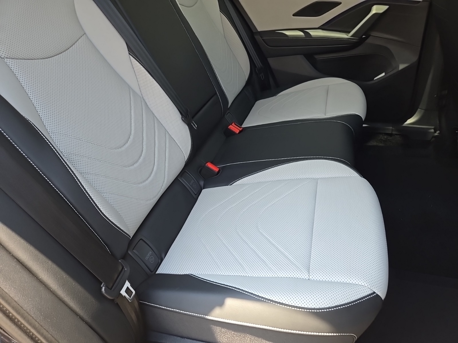 new 2025 Volkswagen Tiguan car, priced at $33,586
