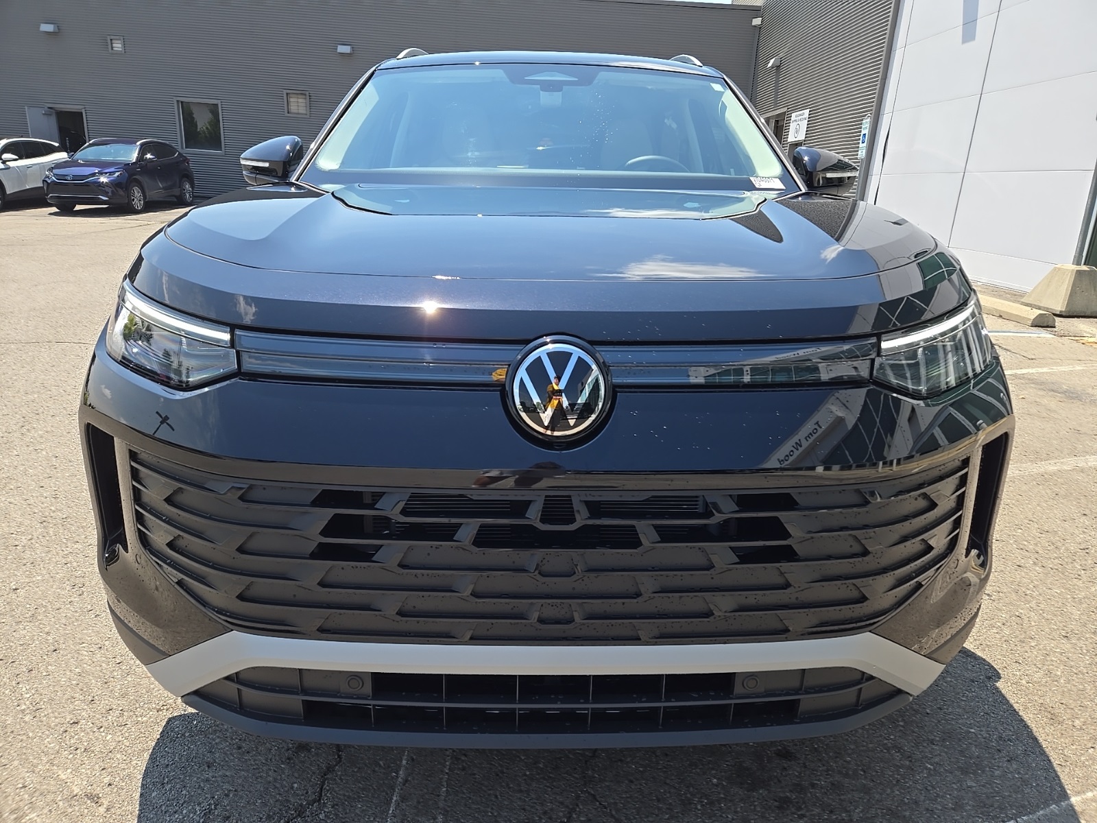 new 2025 Volkswagen Tiguan car, priced at $33,586