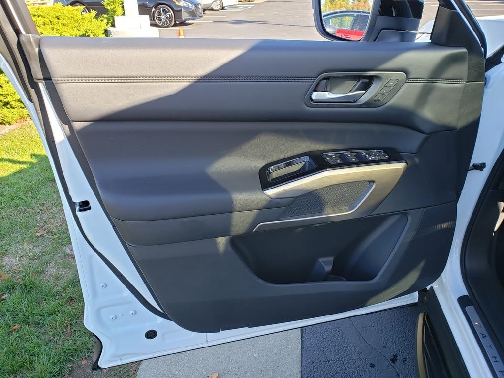 new 2025 Nissan Pathfinder car, priced at $45,473