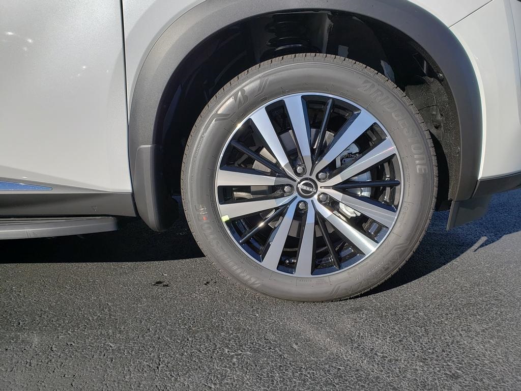 new 2025 Nissan Pathfinder car, priced at $45,473