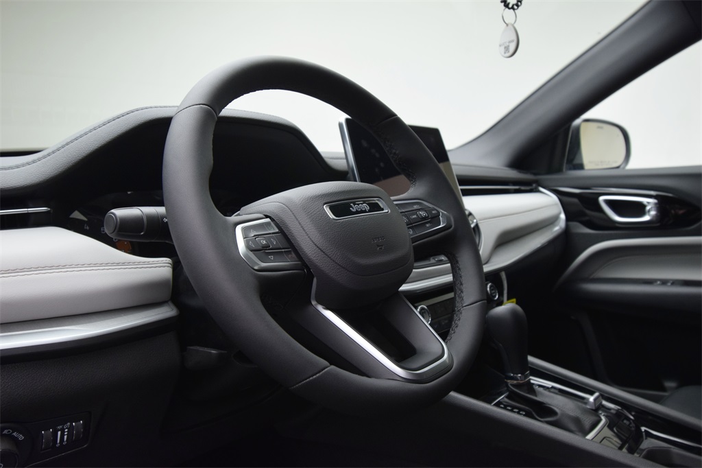 new 2025 Jeep Compass car, priced at $39,605