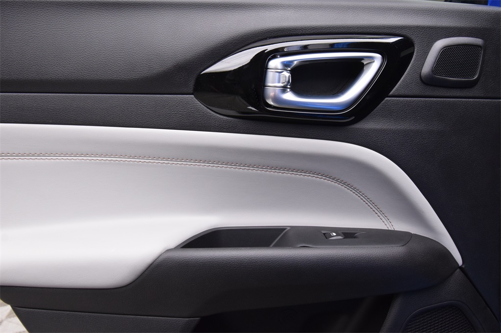 new 2025 Jeep Compass car, priced at $39,605