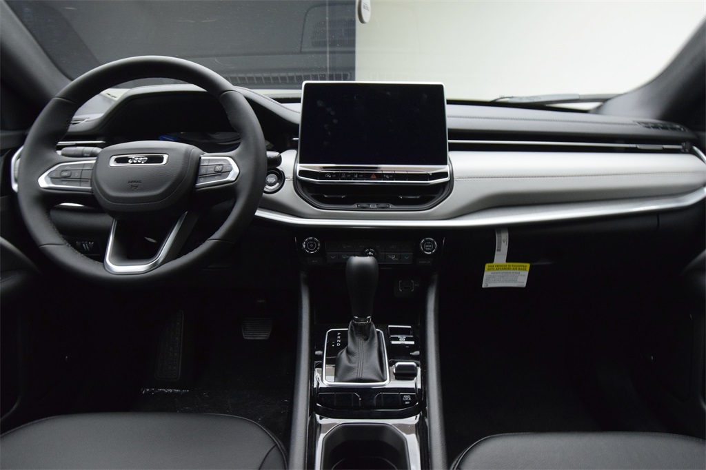 new 2025 Jeep Compass car, priced at $39,605