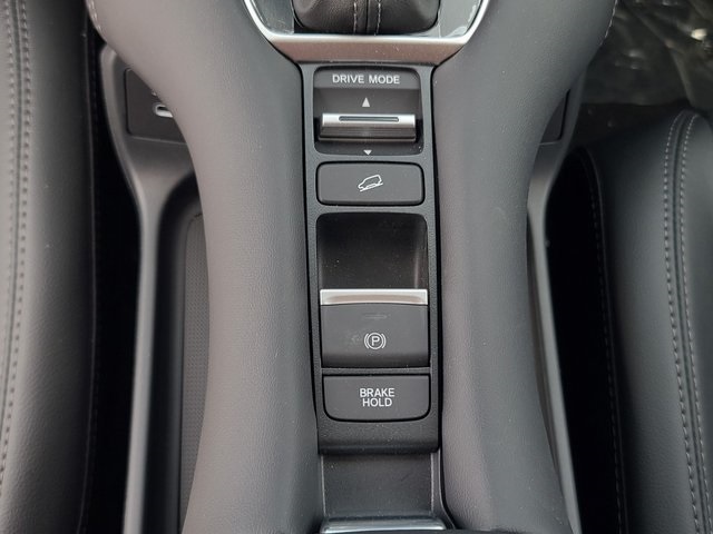 new 2025 Honda HR-V car, priced at $31,455