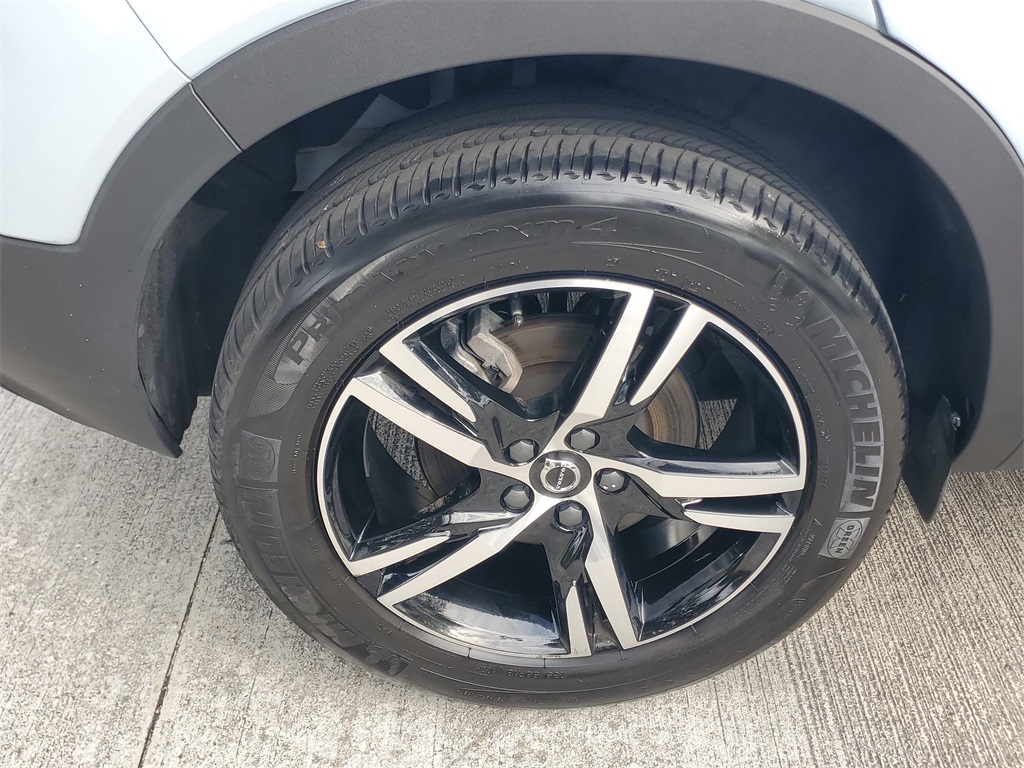 used 2024 Volvo XC40 car, priced at $29,985