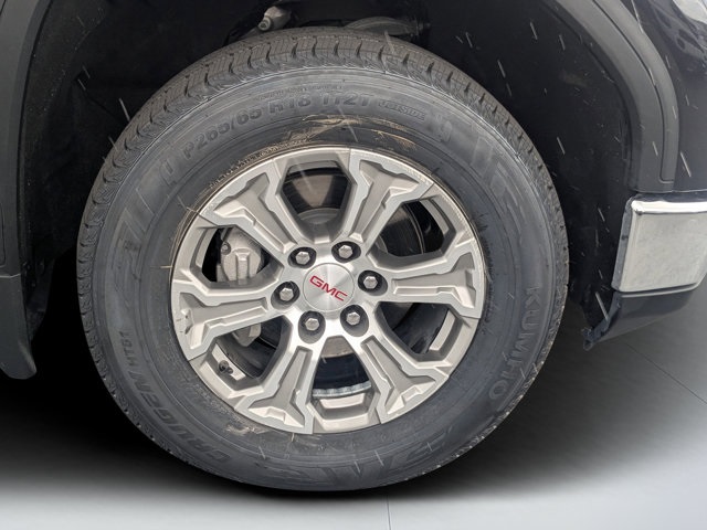 used 2024 GMC Sierra 1500 car, priced at $40,327