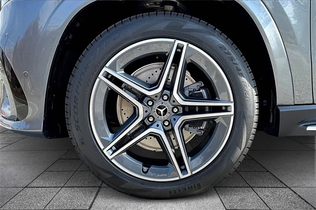 new 2025 Mercedes-Benz GLS car, priced at $100,715
