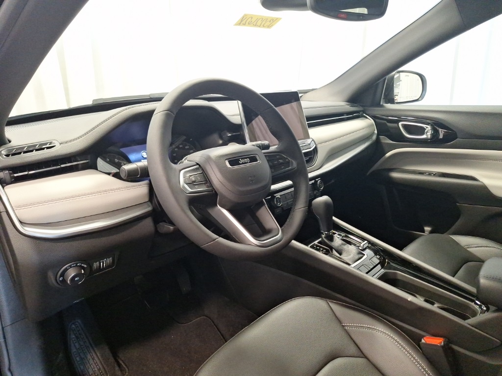 new 2025 Jeep Compass car, priced at $33,999