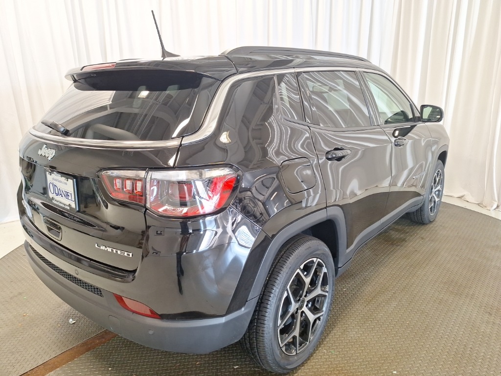 new 2025 Jeep Compass car, priced at $33,999