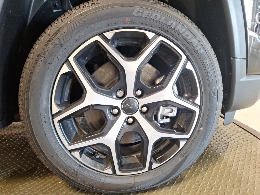 new 2025 Jeep Compass car, priced at $33,999