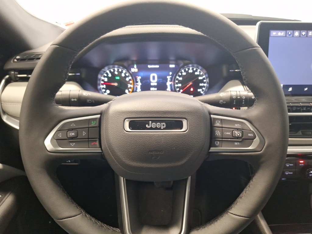 new 2025 Jeep Compass car, priced at $33,999