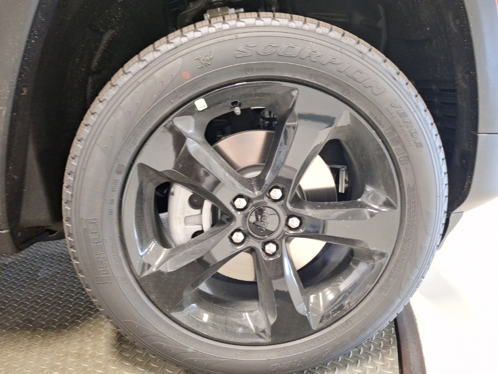 new 2025 Jeep Grand Cherokee L car, priced at $52,335