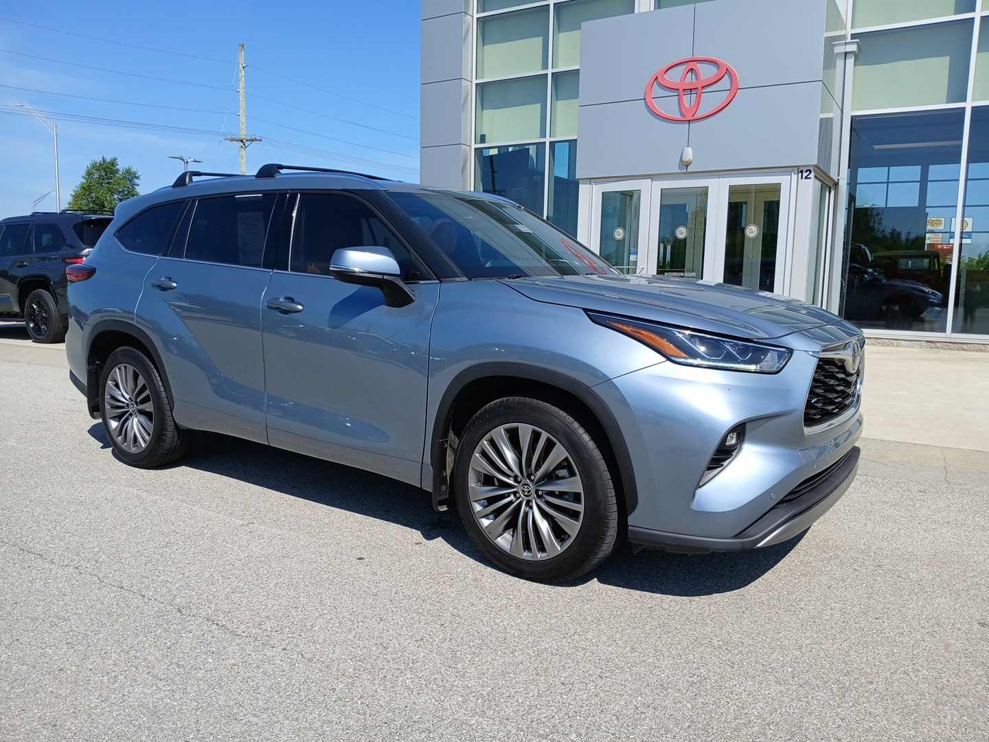 used 2022 Toyota Highlander car, priced at $45,948