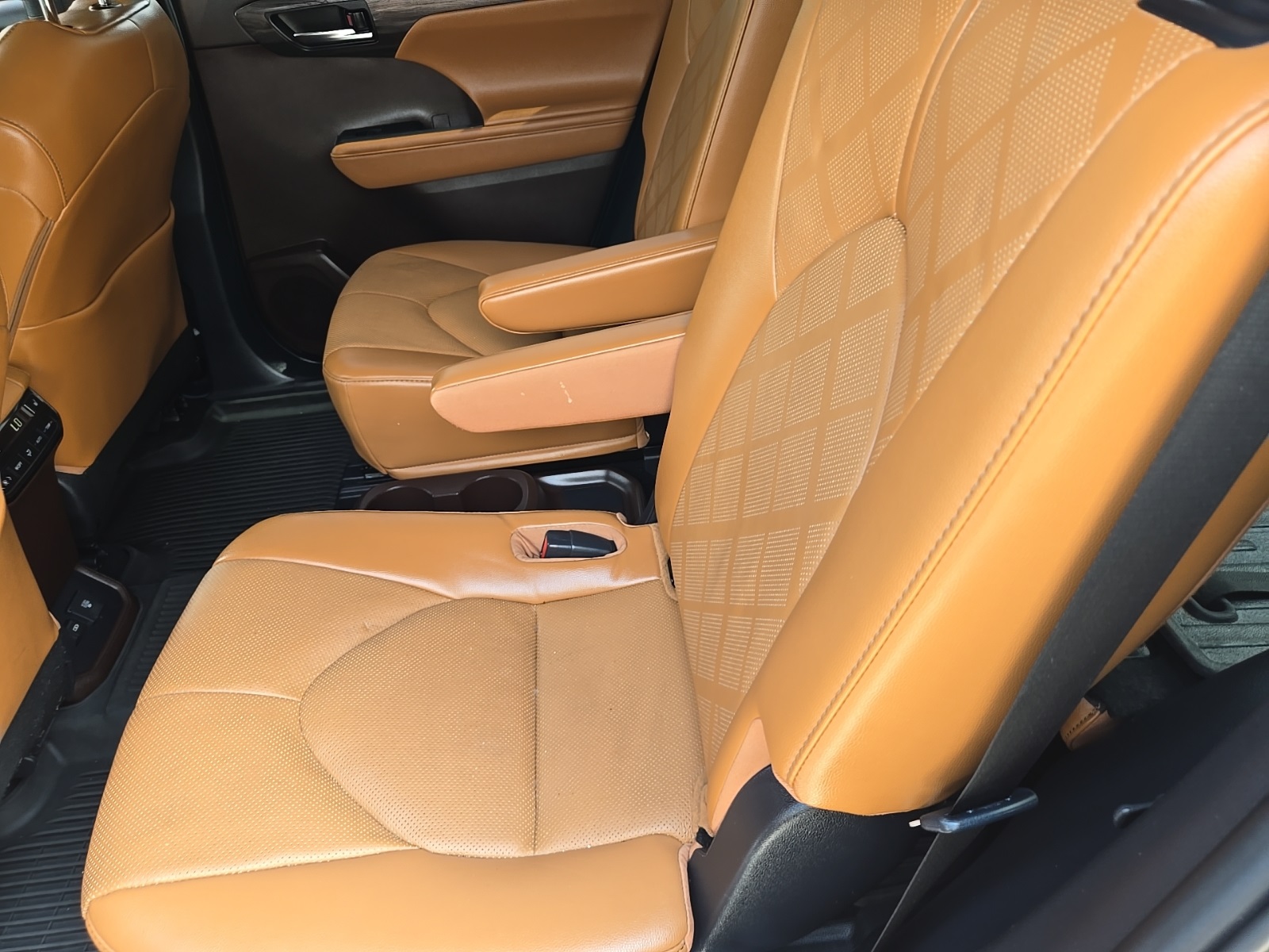 used 2022 Toyota Highlander car, priced at $45,948