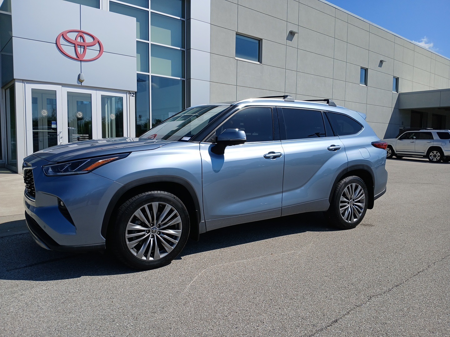 used 2022 Toyota Highlander car, priced at $45,948