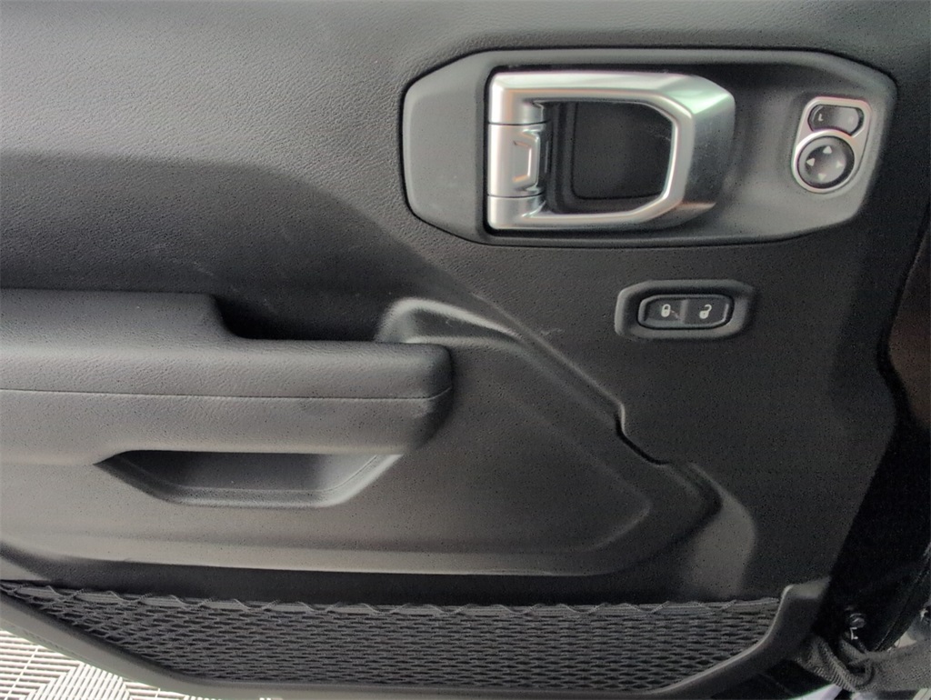 new 2025 Jeep Wrangler car, priced at $46,365