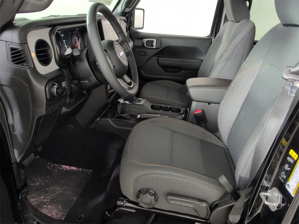 new 2025 Jeep Wrangler car, priced at $46,365
