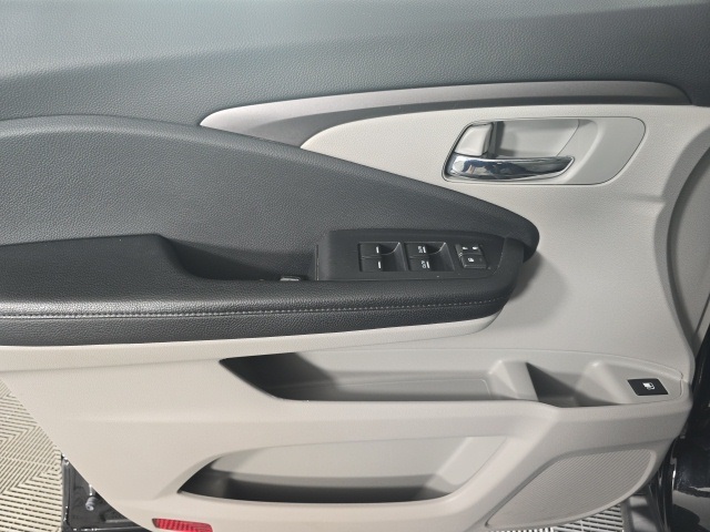 used 2020 Honda Pilot car, priced at $26,254