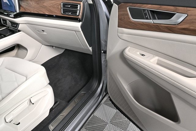 used 2024 Volkswagen Atlas car, priced at $33,682