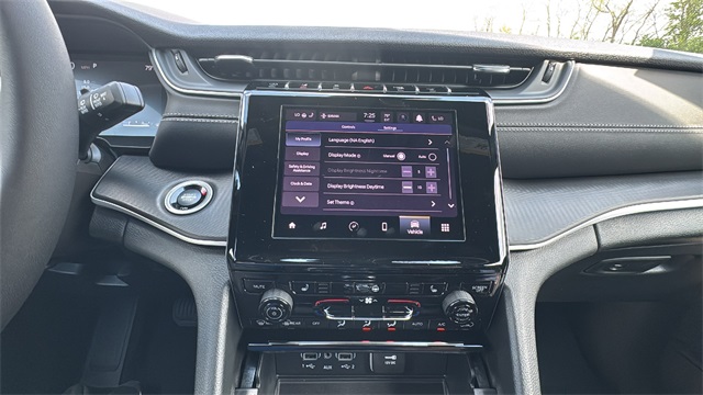 new 2025 Jeep Grand Cherokee L car, priced at $44,565